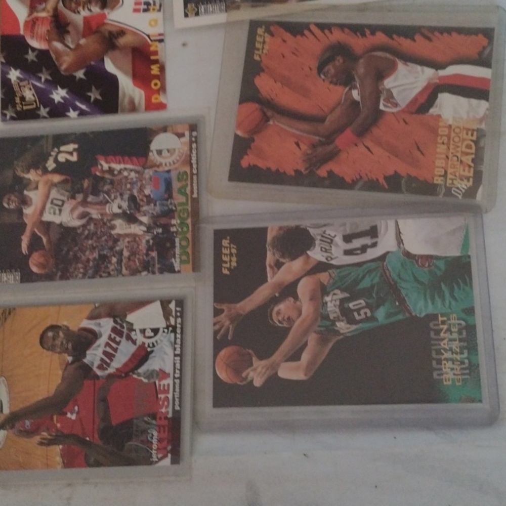 Assorted Basketball Trading Cards - Picture 4 of 6